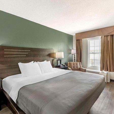 Quality Inn & Suites Сантий Екстериор снимка