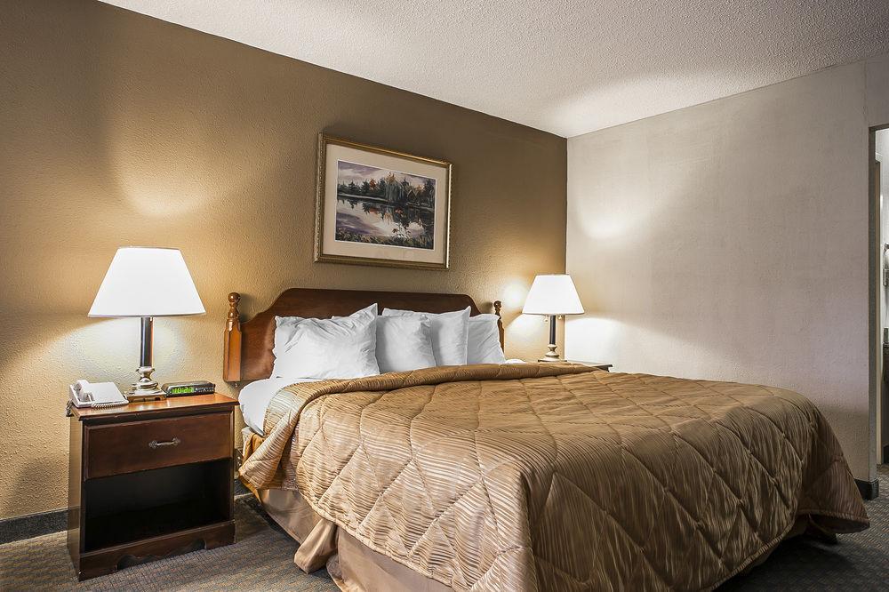 Quality Inn & Suites Сантий Екстериор снимка