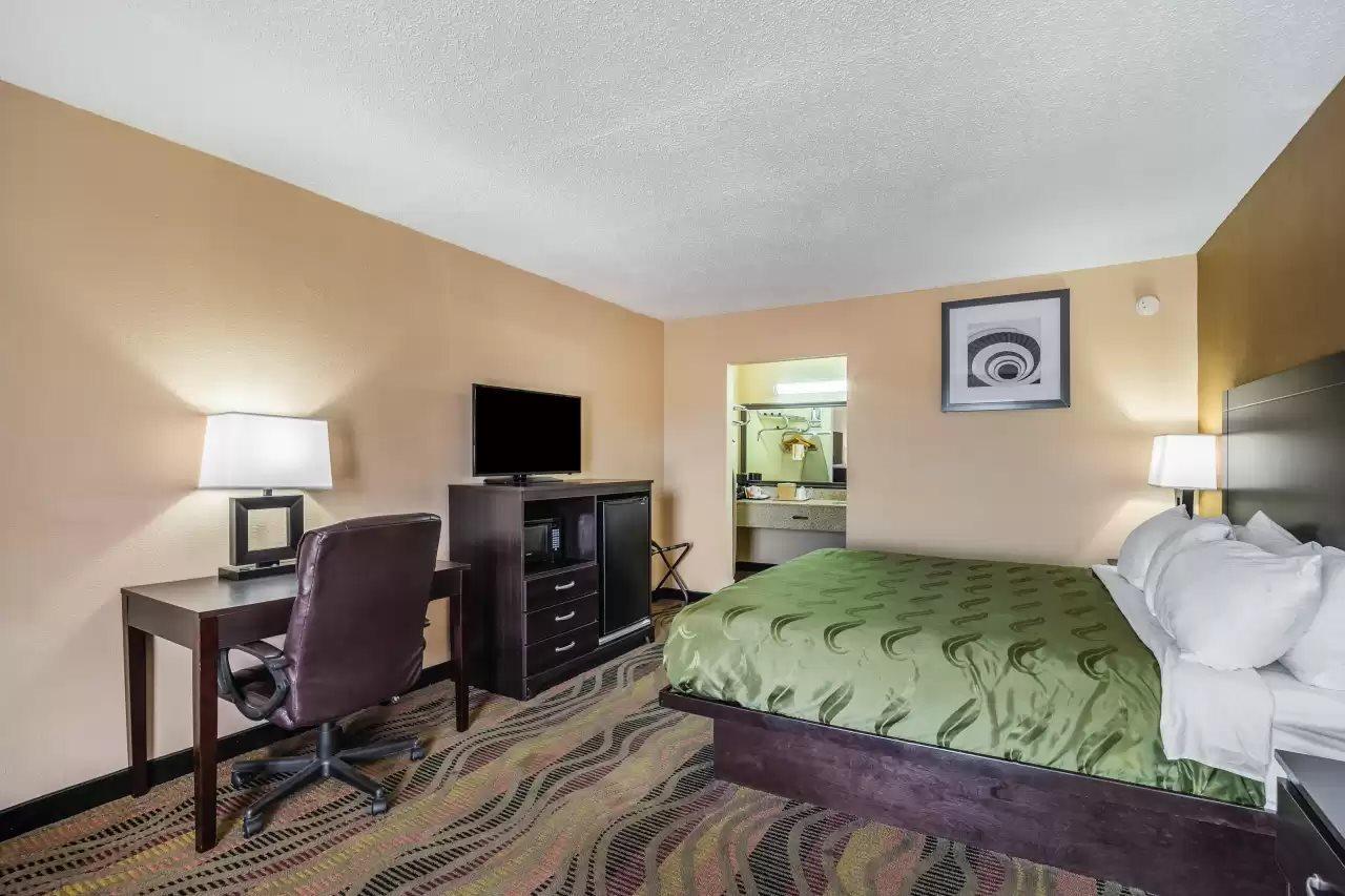Quality Inn & Suites Сантий Екстериор снимка