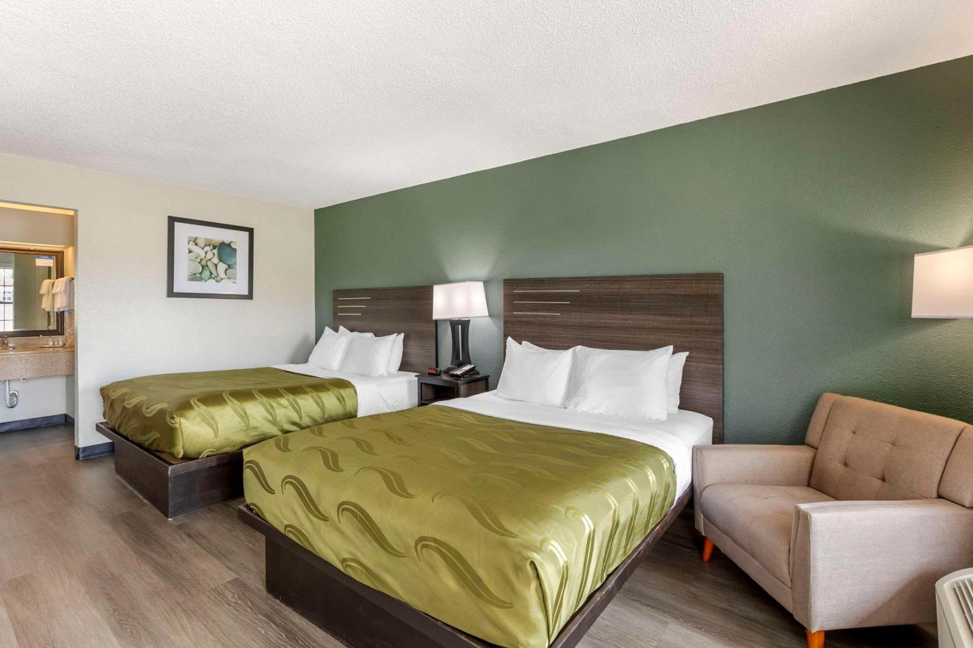 Quality Inn & Suites Сантий Екстериор снимка