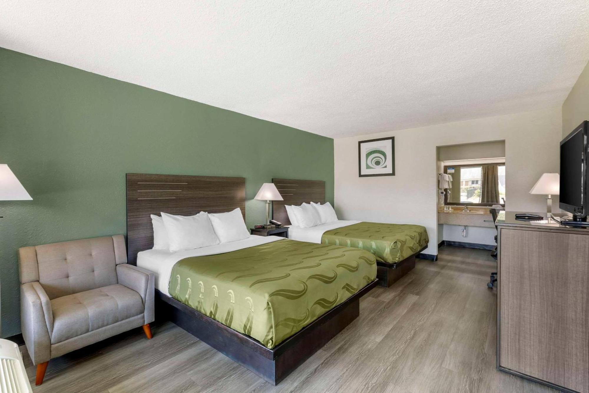 Quality Inn & Suites Сантий Екстериор снимка